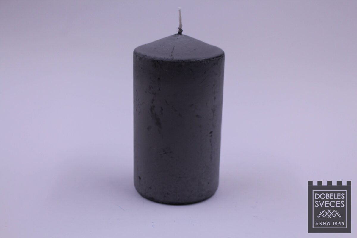 Presēta stearīna cilindriska svece ar piešķirtu vecinājuma efektu - MAIGI MELNS
