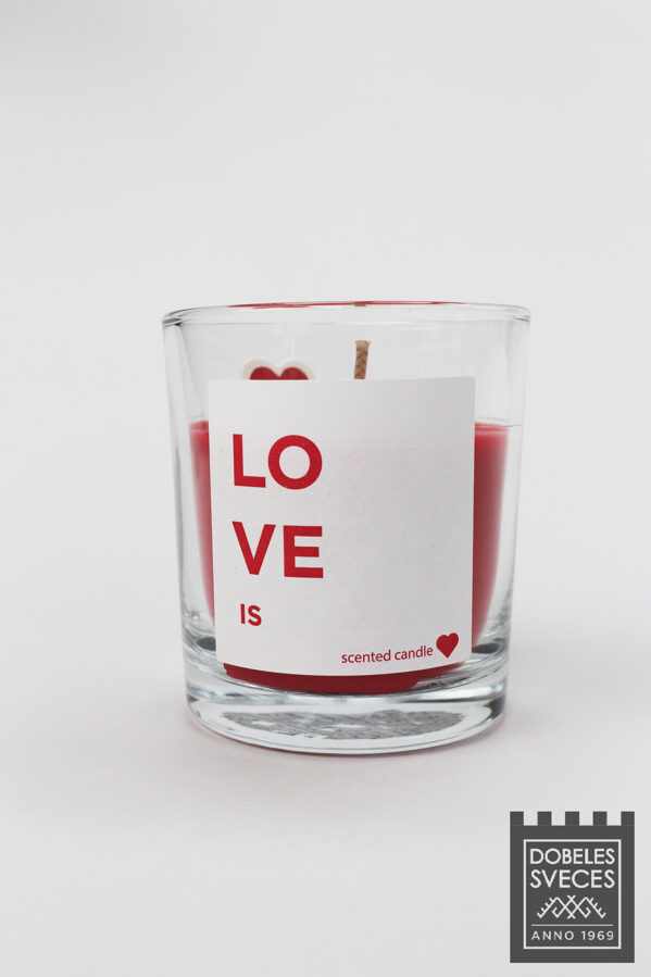  "LOVE is" stikla glāzē ar savvaļas rožu aromātu