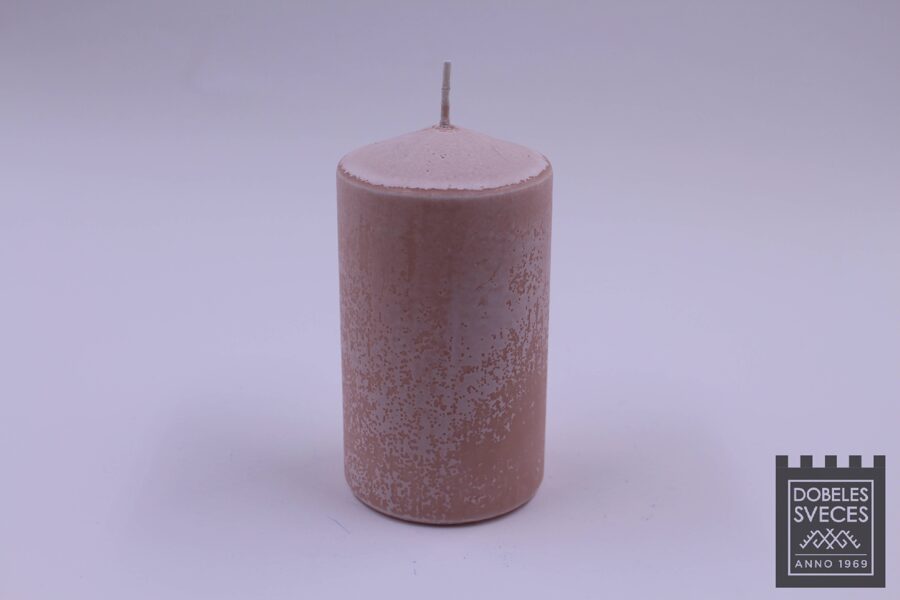 Presēta stearīna cilindriska svece ar piešķirtu vecinājuma efektu - MAIGI ROZĀ